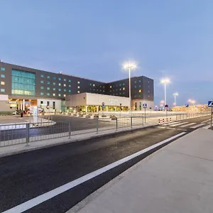 Courtyard By Marriott Airport Warschau